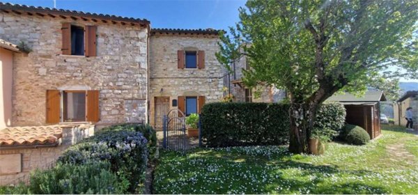 casa indipendente in vendita a Todi in zona Asproli