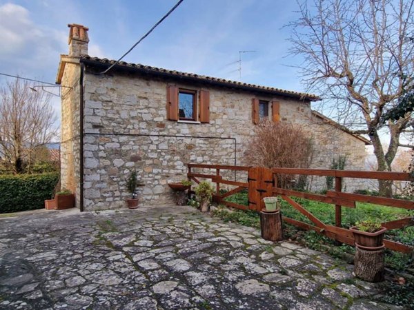 casa indipendente in vendita a Todi in zona Asproli