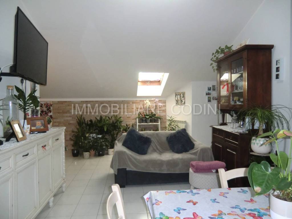 appartamento in vendita a Todi in zona Ponterio