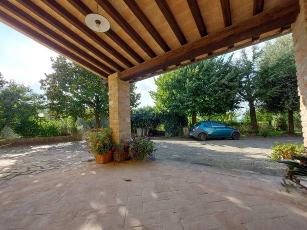 casa indipendente in vendita a Todi