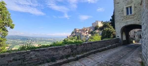 casa indipendente in vendita a Todi