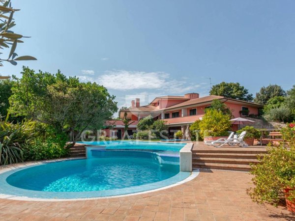 casa indipendente in vendita a Todi in zona Ponterio