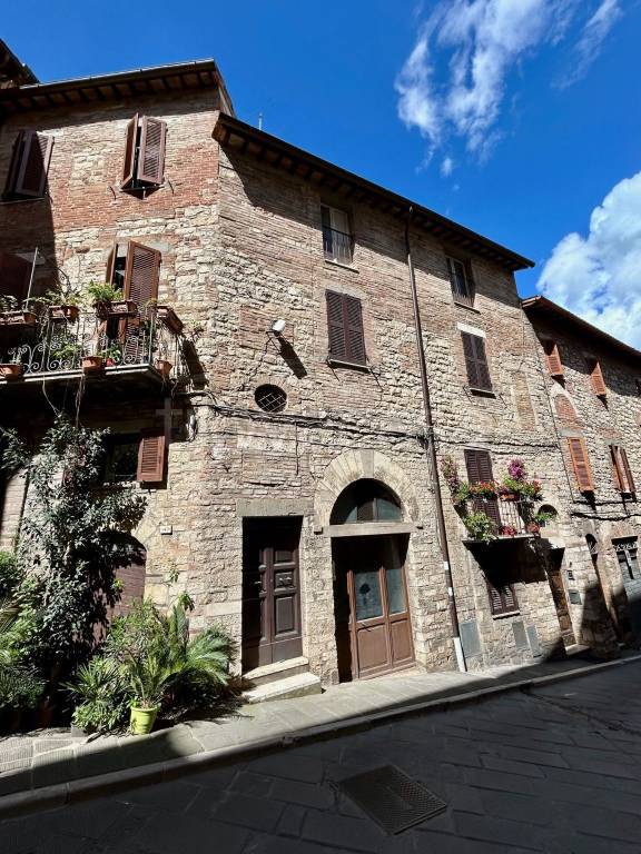 casa indipendente in vendita a Todi