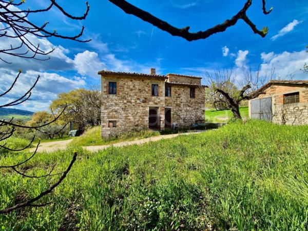 casa indipendente in vendita a Todi