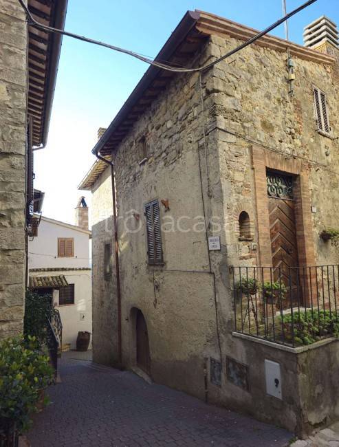 appartamento in vendita a Todi in zona Pesciano