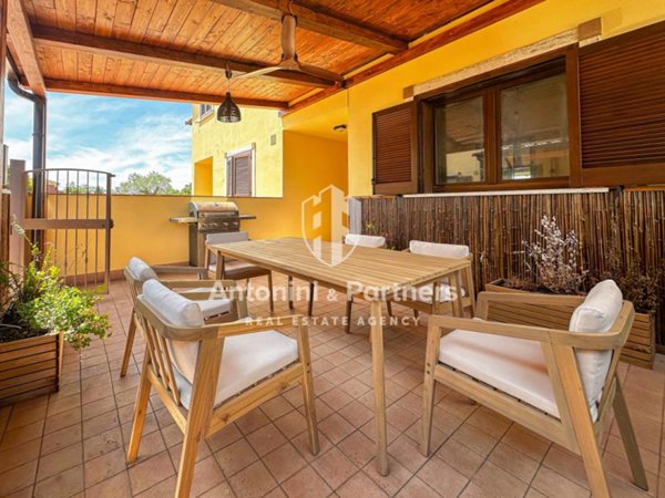 casa indipendente in vendita a Todi