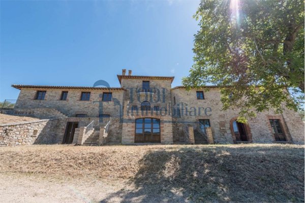 azienda agricola in vendita a Todi
