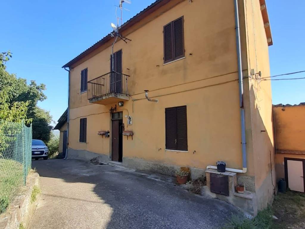 casa indipendente in vendita a Todi in zona Quadro