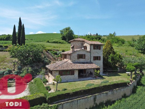 casa indipendente in vendita a Todi