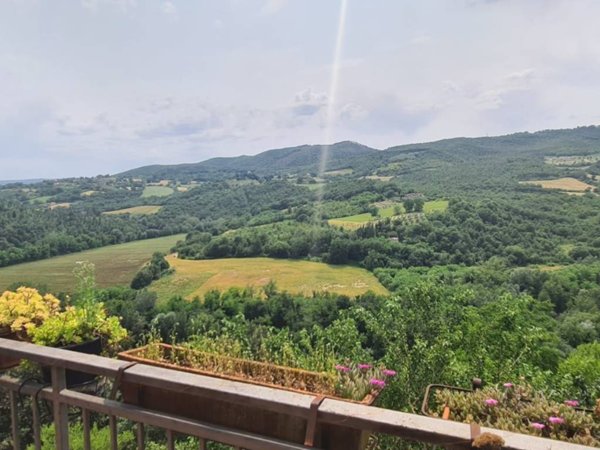 casa indipendente in vendita a Todi