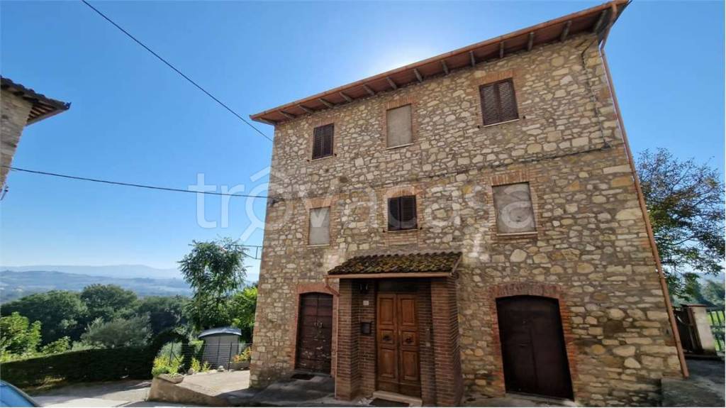 casa indipendente in vendita a Todi in zona Pian di San Martino
