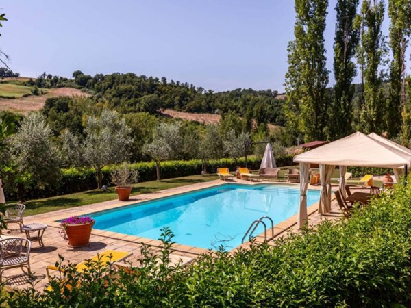 casa indipendente in vendita a Todi in zona Camerata