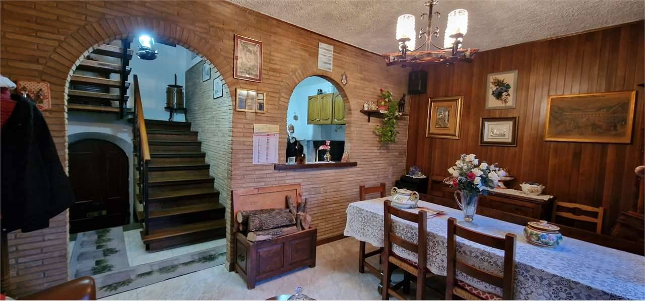 casa indipendente in vendita a Todi in zona Cecanibbi