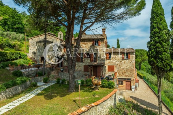casa indipendente in vendita a Todi