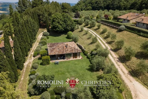 casa indipendente in vendita a Todi