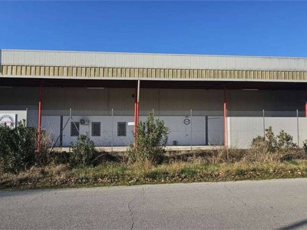 locale commerciale in vendita a Todi in zona Ponterio