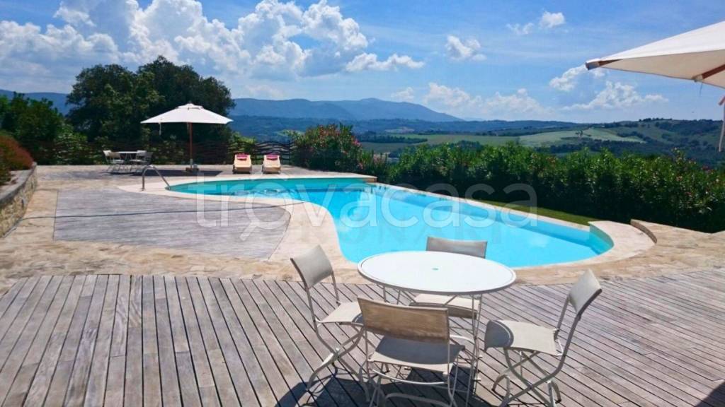 casa indipendente in vendita a Todi