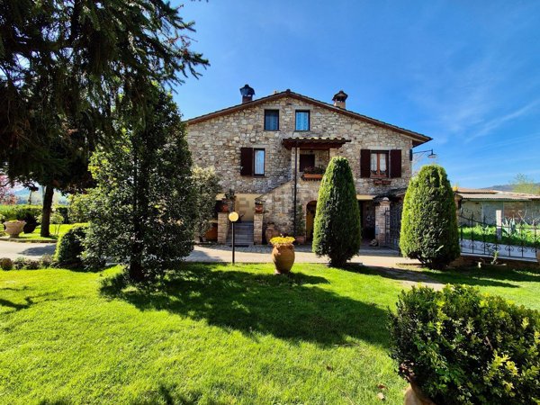 casa indipendente in vendita a Todi