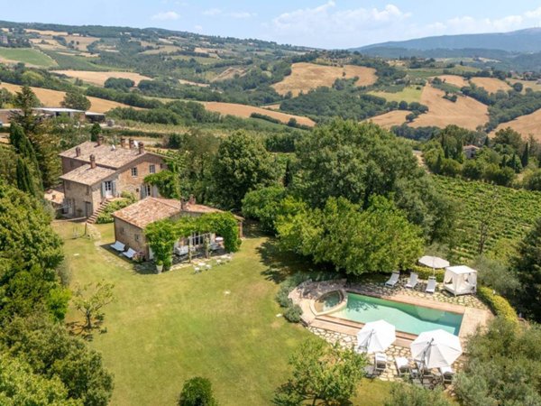 casa indipendente in vendita a Todi