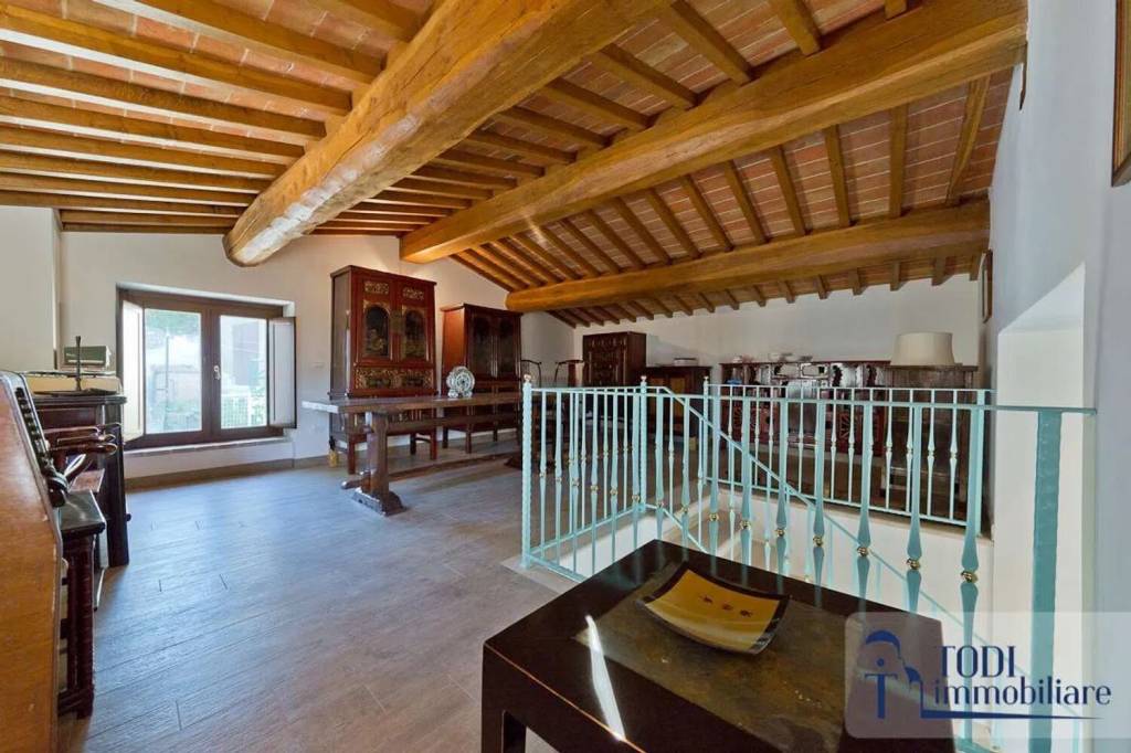 casa indipendente in vendita a Todi