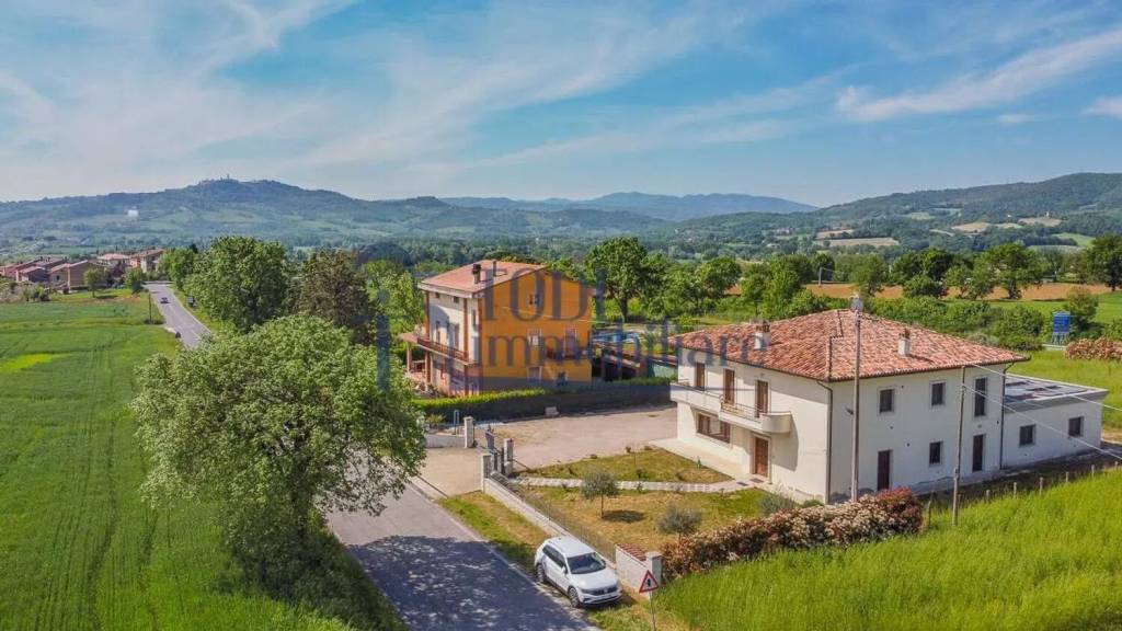 casa indipendente in vendita a Todi