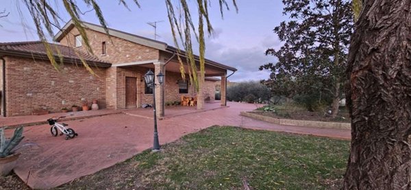 casa indipendente in vendita a Todi