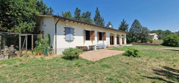 casa indipendente in vendita a Todi