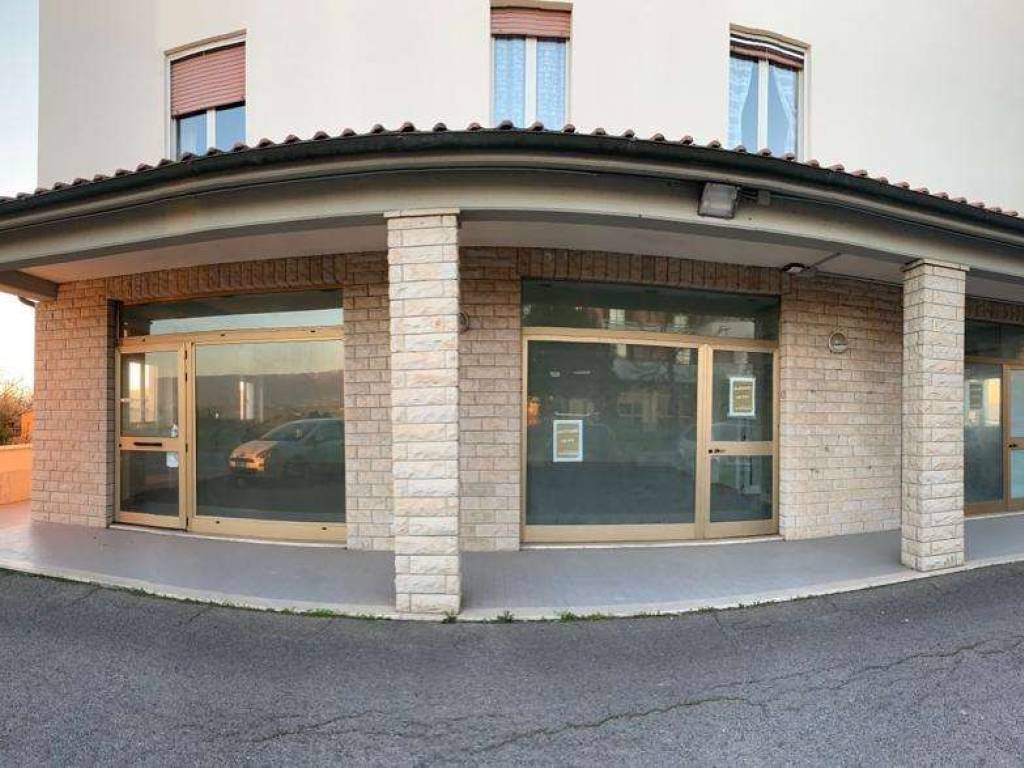 negozio in vendita a Todi