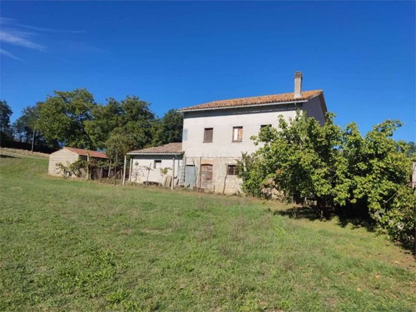 casa indipendente in vendita a Todi