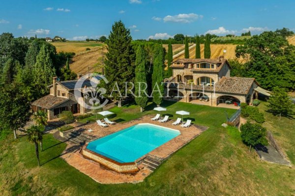 casa indipendente in vendita a Todi