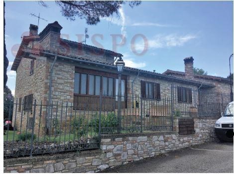 casa indipendente in vendita a Todi
