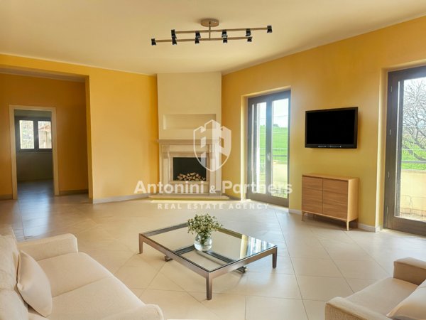 casa indipendente in vendita a Todi