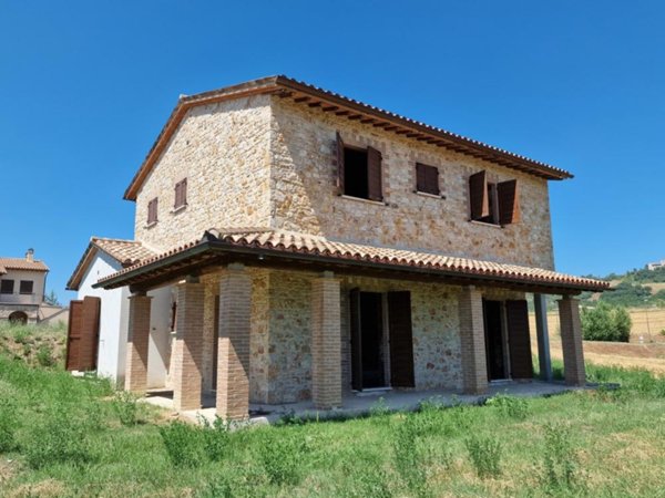 casa indipendente in vendita a Todi