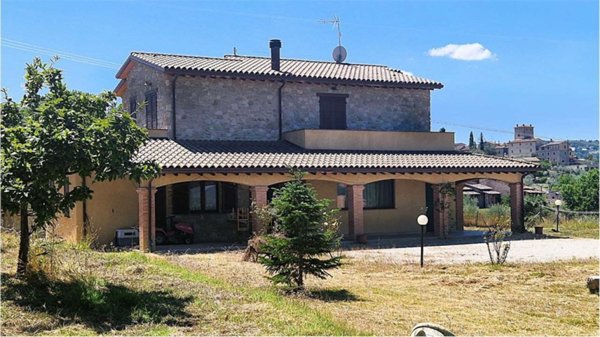 casa indipendente in vendita a Todi