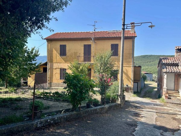 casa indipendente in vendita a Todi in zona Quadro