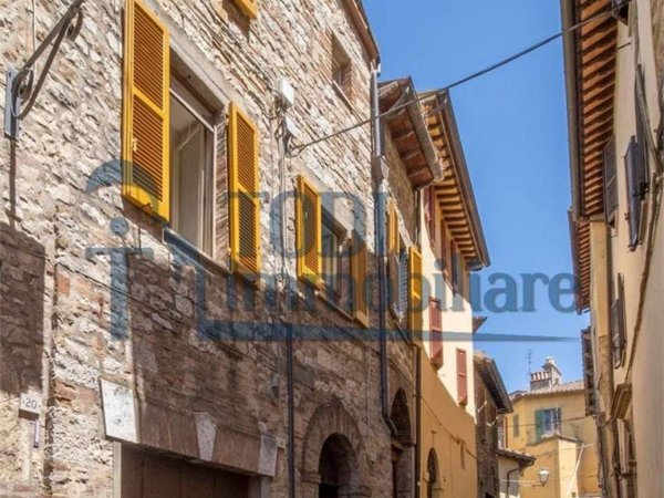 casa indipendente in vendita a Todi