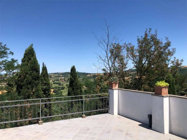 casa indipendente in vendita a Todi in zona Ripaioli