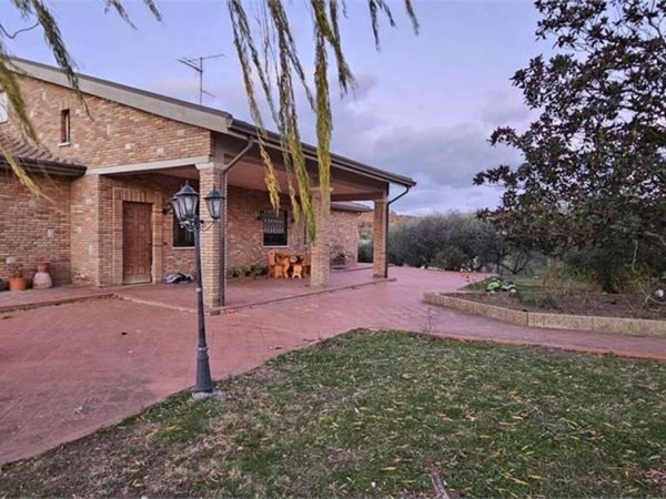 casa indipendente in vendita a Todi