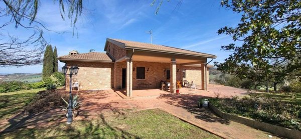 casa indipendente in vendita a Todi