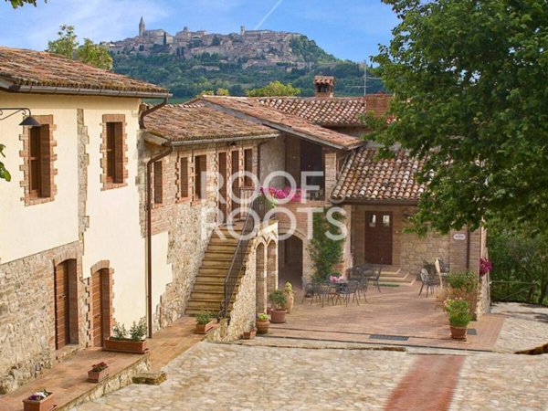 casa indipendente in vendita a Todi