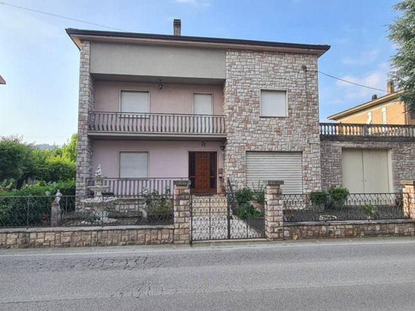 casa indipendente in vendita a Todi in zona Pantalla