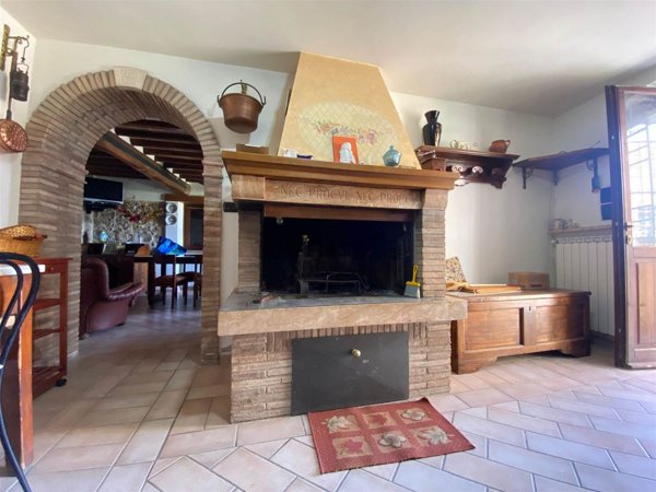 casa indipendente in vendita a Todi