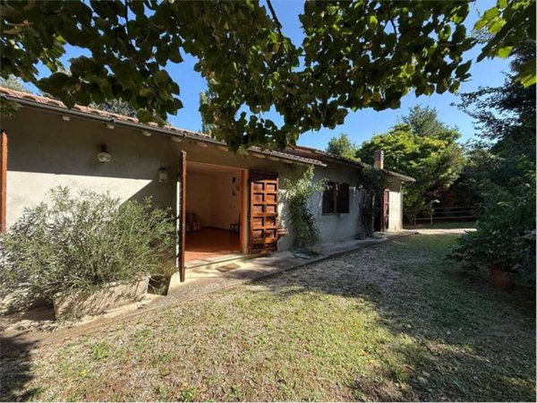 casa indipendente in vendita a Todi in zona Pian di Porto