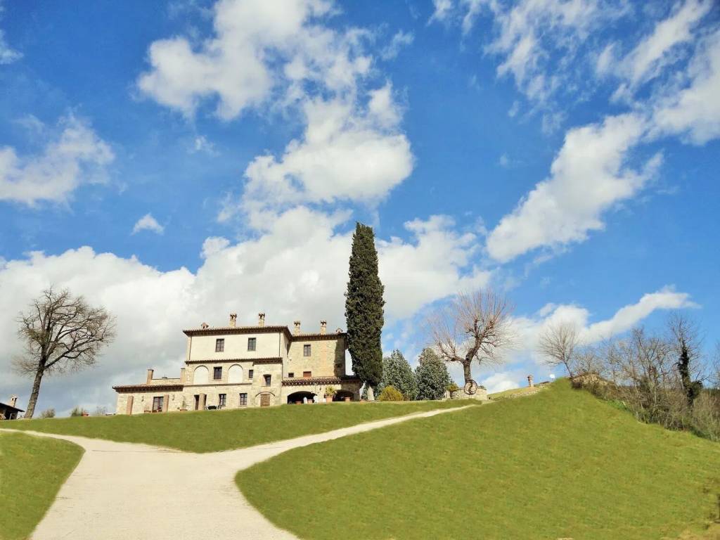 casa indipendente in vendita a Todi