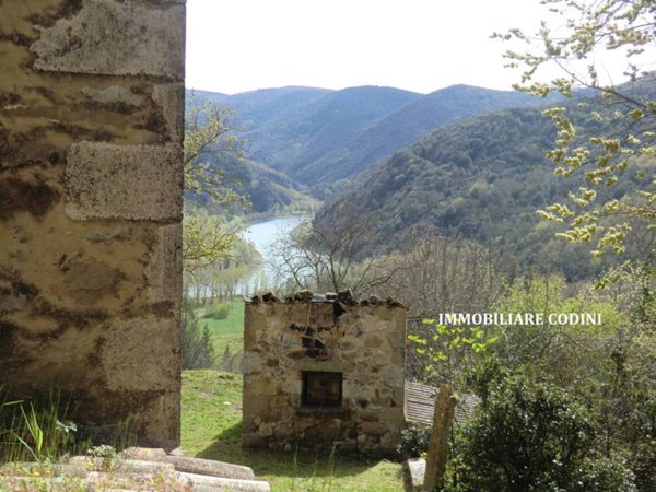 casa indipendente in vendita a Todi