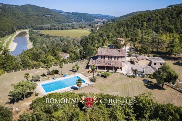 casa indipendente in vendita a Todi