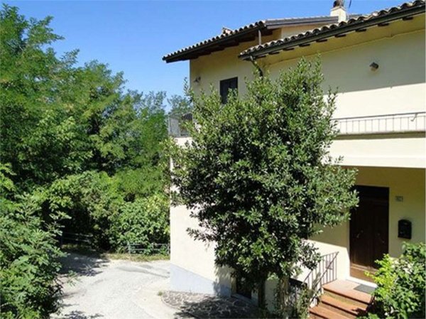 casa semindipendente in vendita a Todi