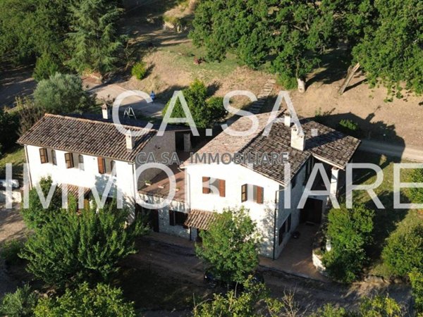 casa indipendente in vendita a Todi in zona Ponterio