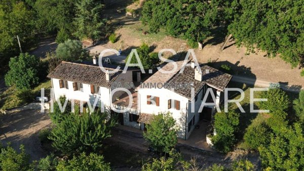 casa indipendente in vendita a Todi