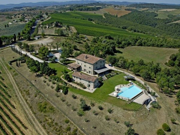 casa indipendente in vendita a Todi